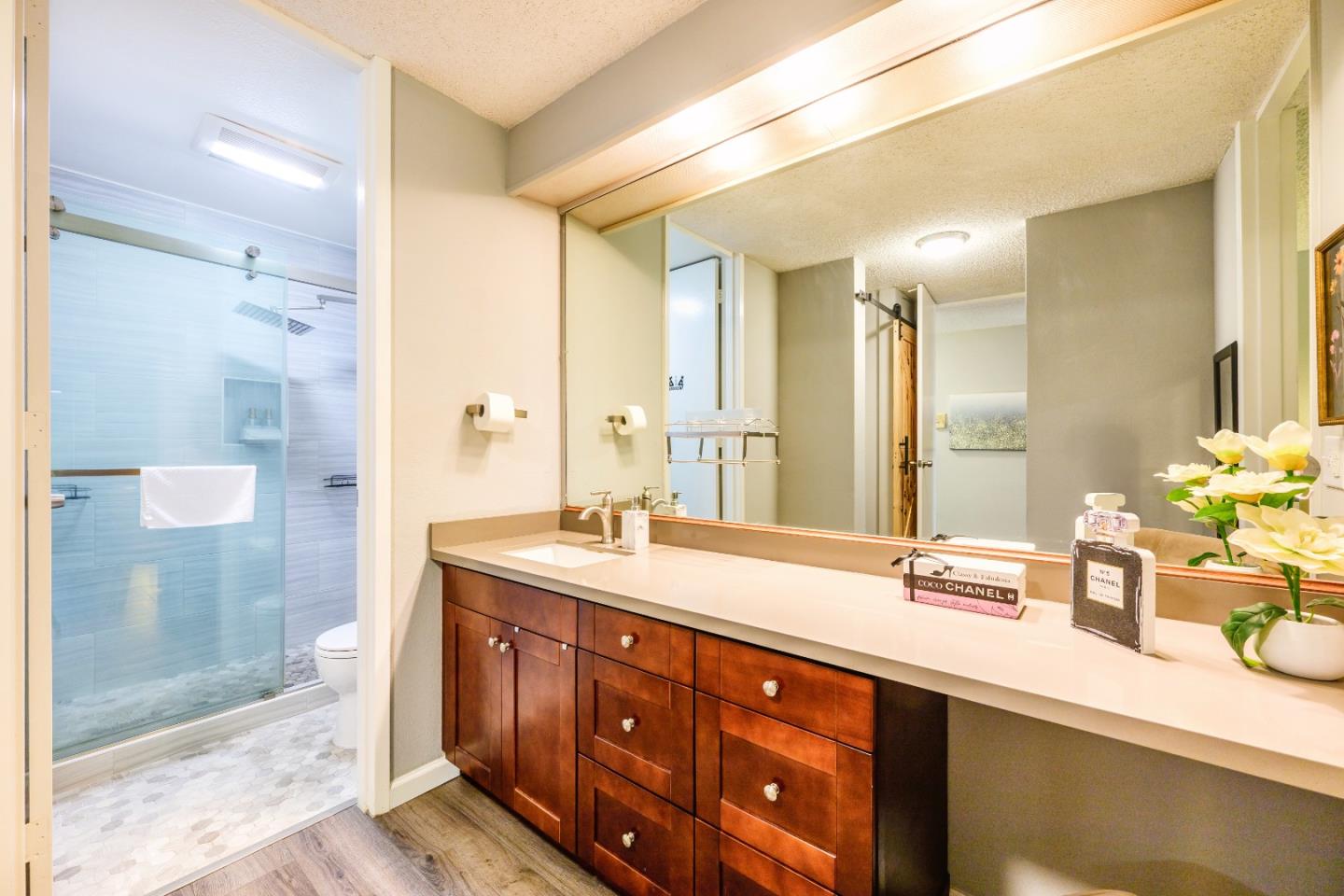 Detail Gallery Image 9 of 68 For 6148 Shelter Creek Ln, San Bruno,  CA 94066 - 1 Beds | 1 Baths