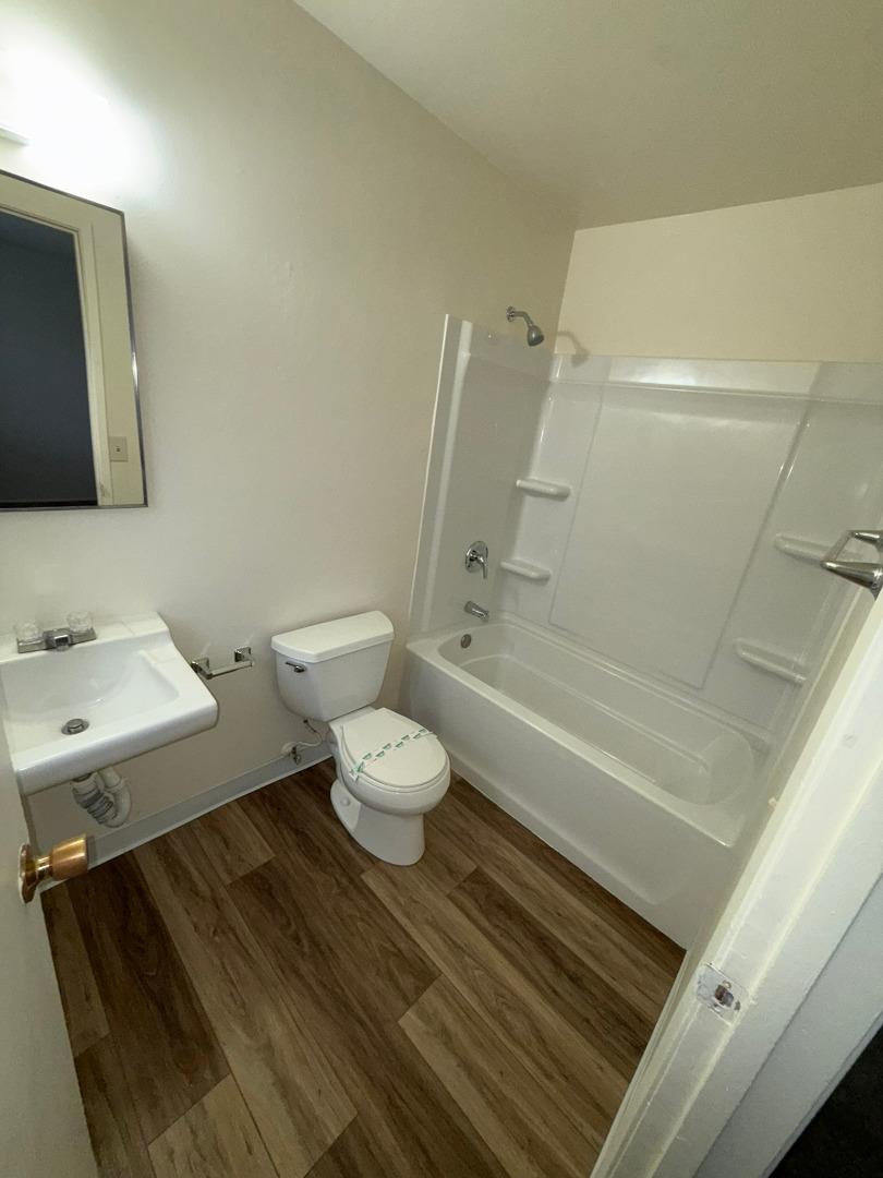 Detail Gallery Image 10 of 19 For 18650 Swaner Ave, Salinas,  CA 93906 - 3 Beds | 2 Baths