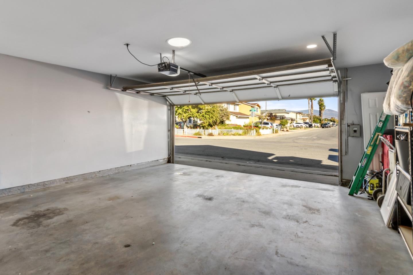 Detail Gallery Image 28 of 29 For 1667 Klamath Dr, Salinas,  CA 93906 - 4 Beds | 2 Baths