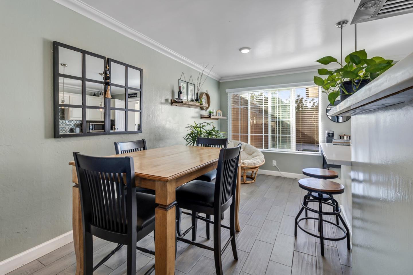 Detail Gallery Image 9 of 29 For 1667 Klamath Dr, Salinas,  CA 93906 - 4 Beds | 2 Baths