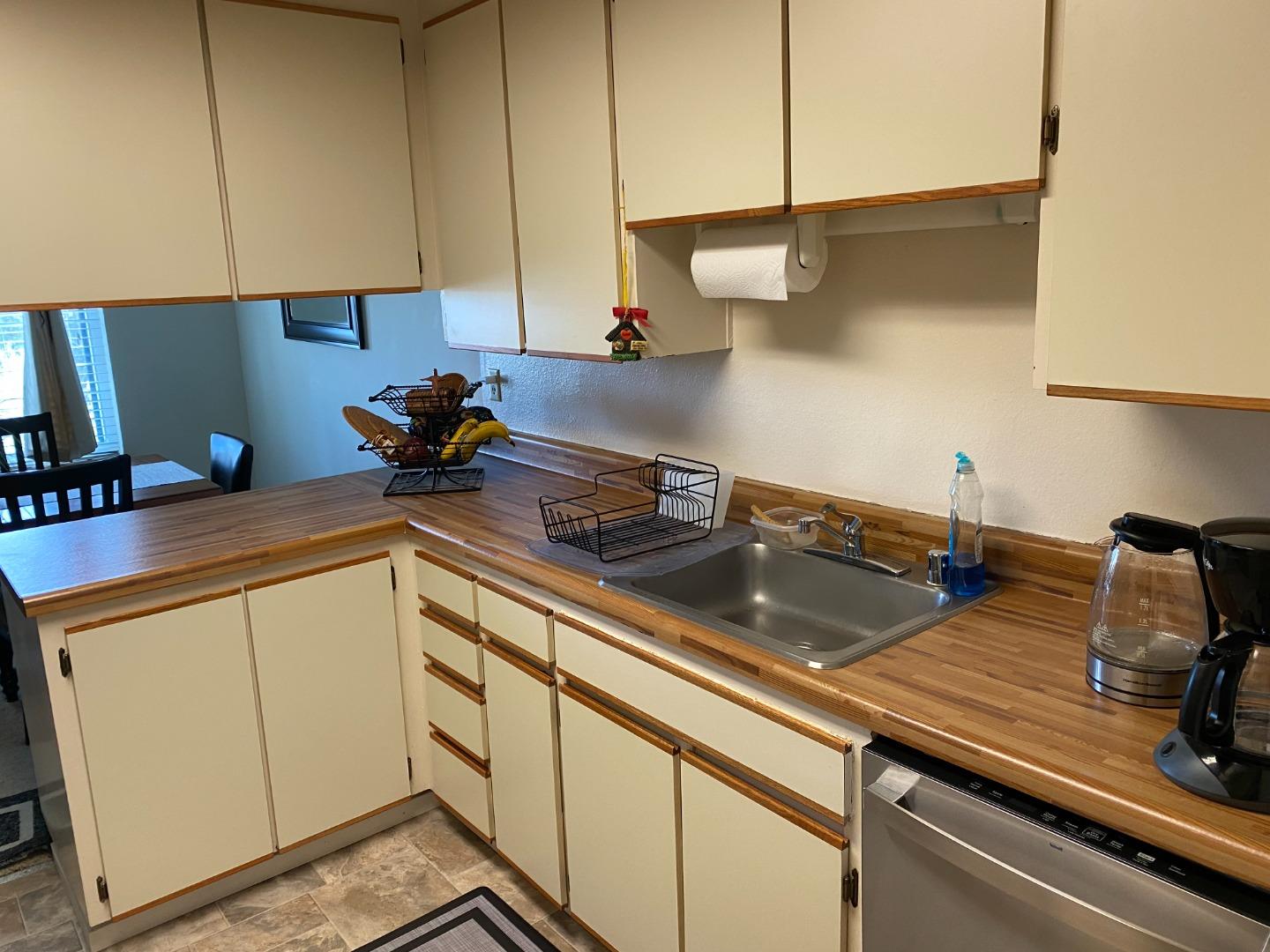 Detail Gallery Image 5 of 26 For 2316 Shelter Creek Ln, San Bruno,  CA 94066 - 2 Beds | 2 Baths