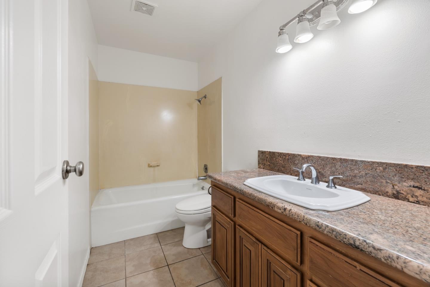 Detail Gallery Image 16 of 27 For 2820 Driftwood Dr, Madera,  CA 93637 - 4 Beds | 2 Baths