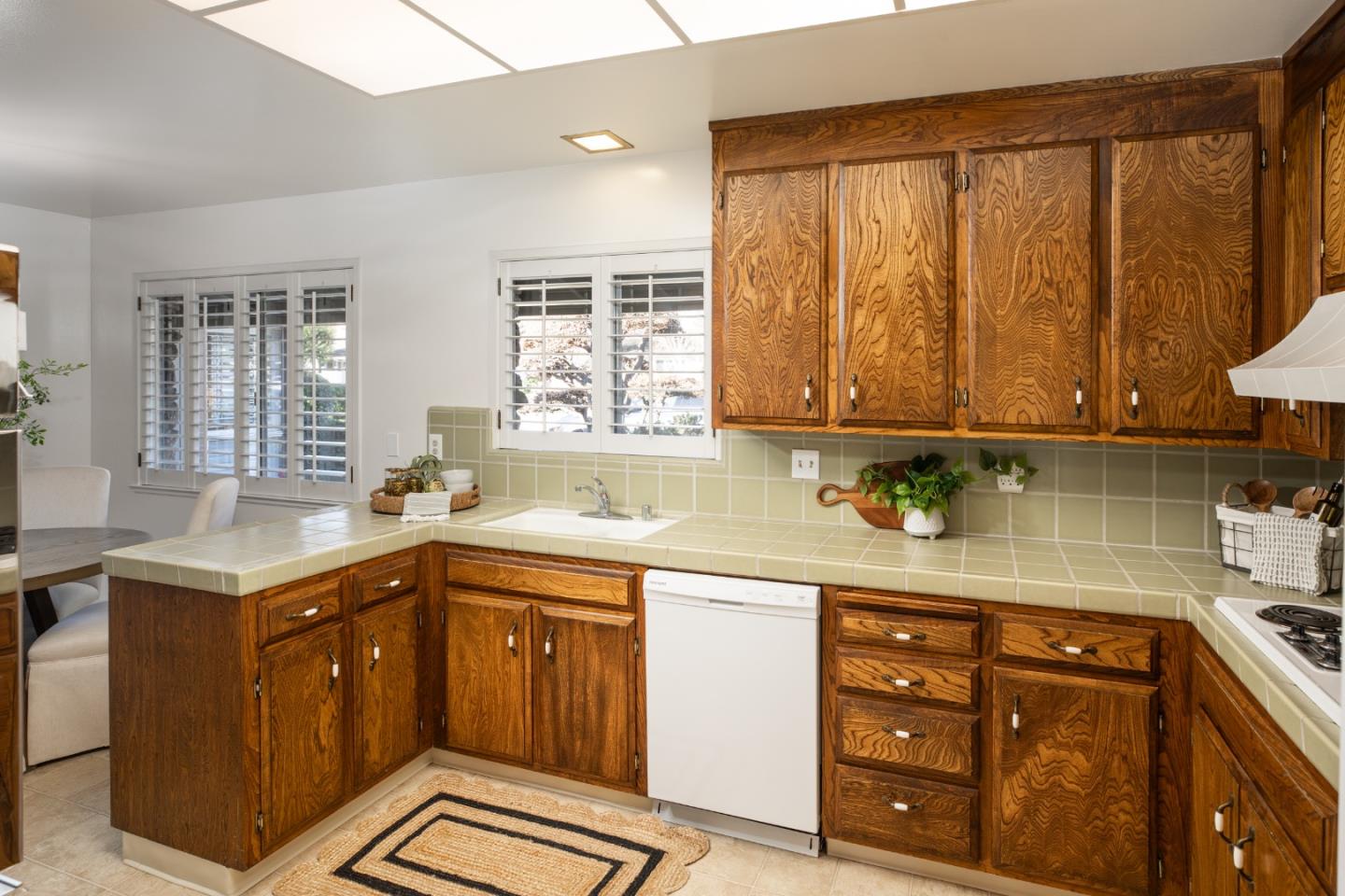 Detail Gallery Image 13 of 32 For 1506 Robsheal Dr, San Jose,  CA 95125 - 3 Beds | 2/1 Baths