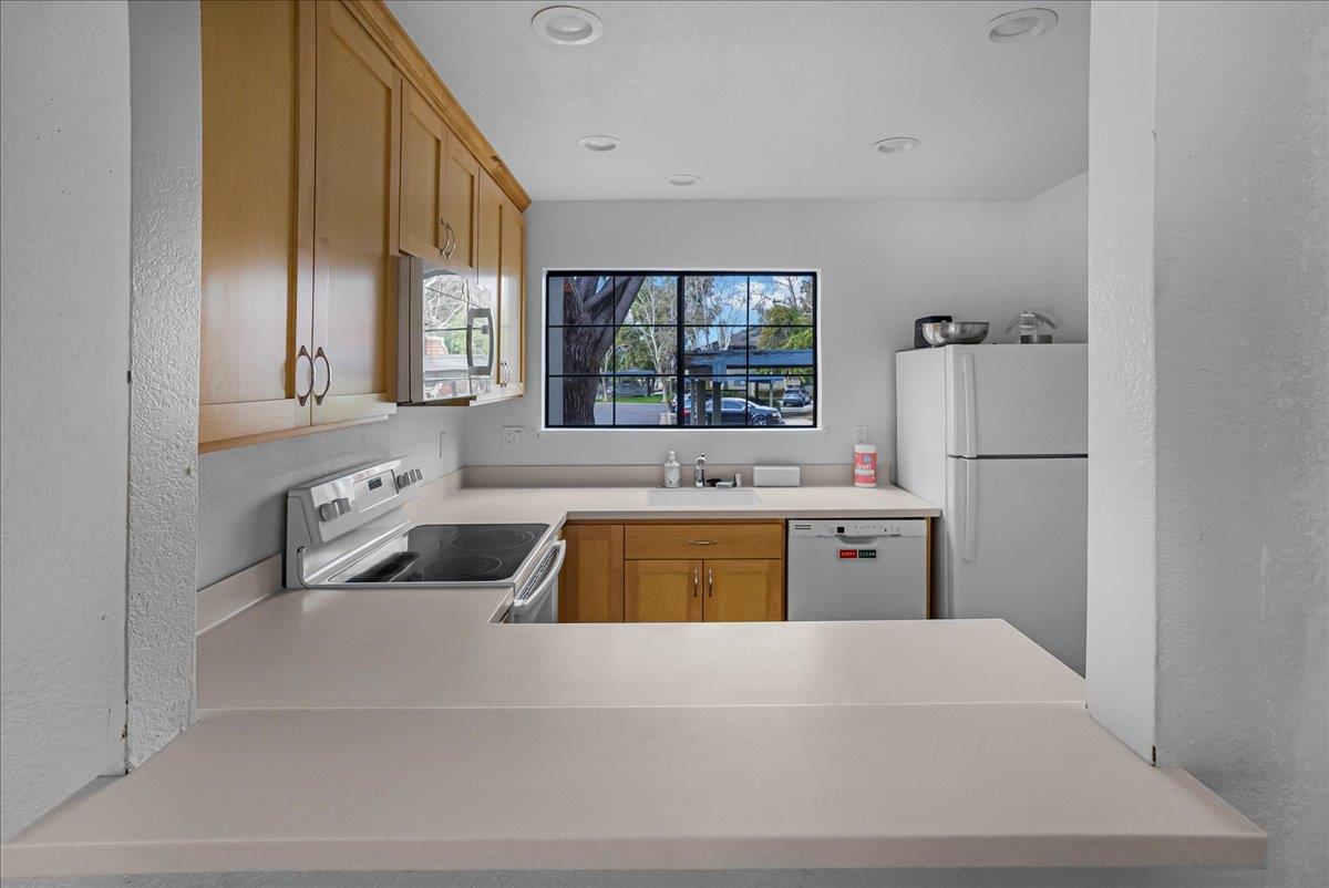 Detail Gallery Image 59 of 63 For 2014 La Terrace Cir, San Jose,  CA 95123 - 1 Beds | 1 Baths