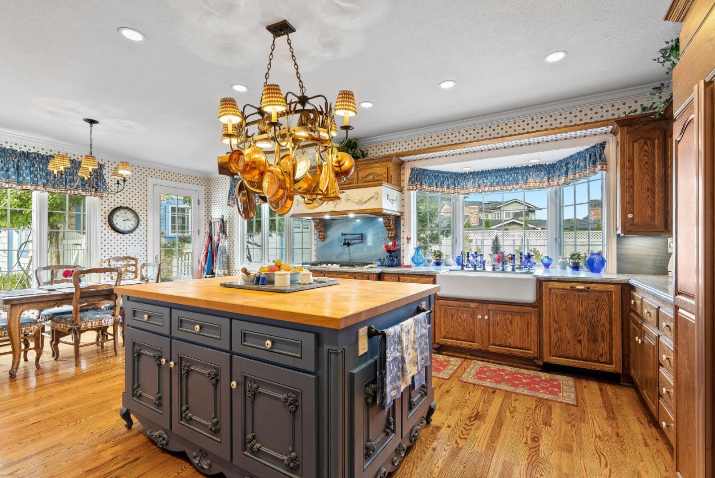 Detail Gallery Image 14 of 45 For 22 Hollins Dr, Santa Cruz,  CA 95060 - 4 Beds | 4 Baths