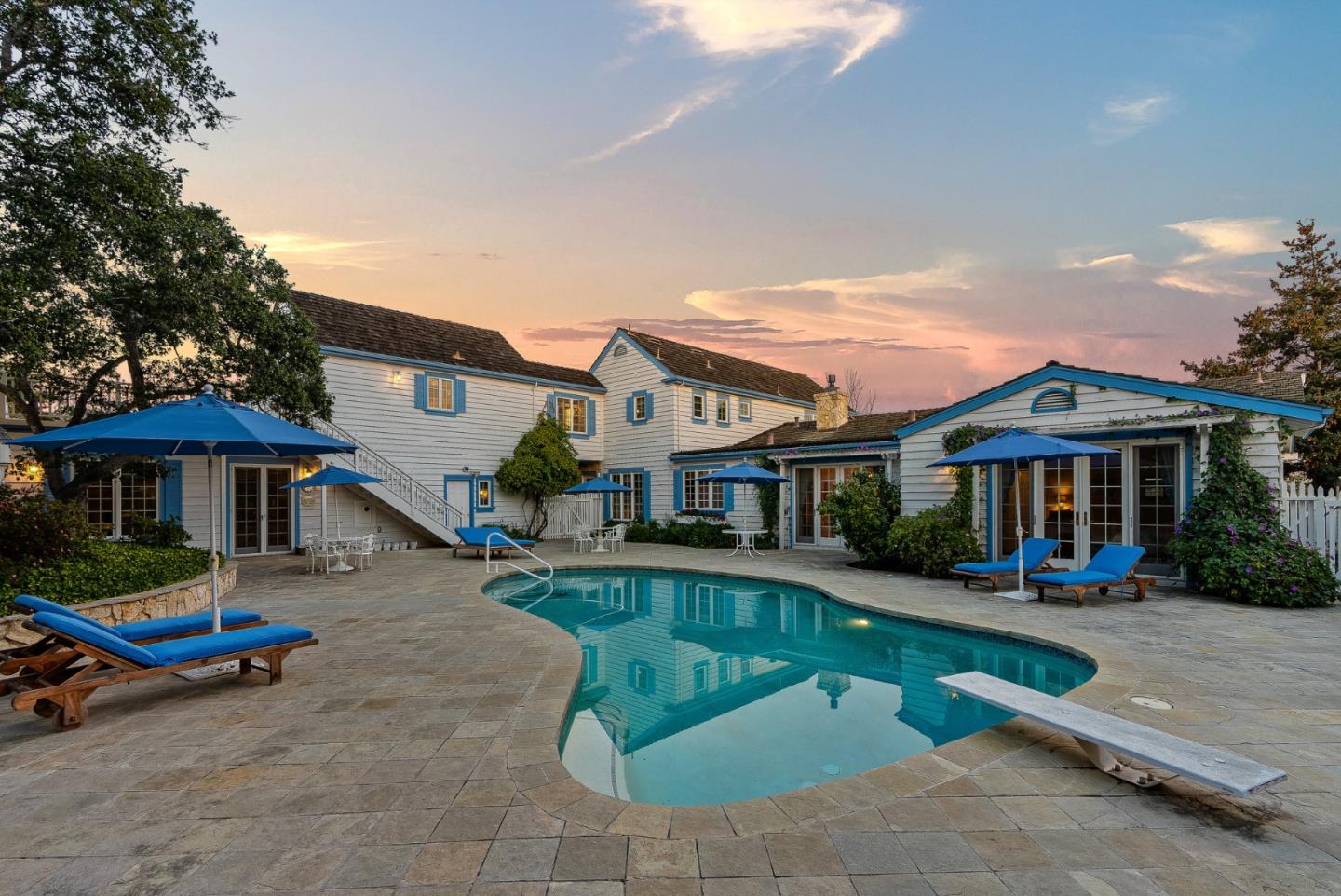 Detail Gallery Image 3 of 45 For 22 Hollins Dr, Santa Cruz,  CA 95060 - 4 Beds | 4 Baths