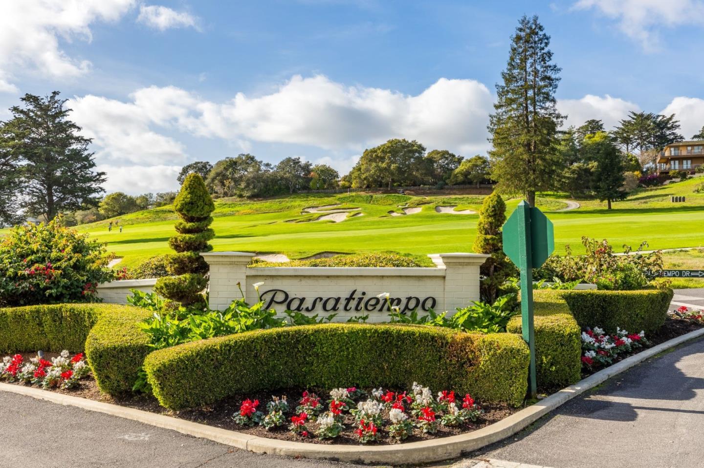 Detail Gallery Image 4 of 45 For 22 Hollins Dr, Santa Cruz,  CA 95060 - 4 Beds | 4 Baths