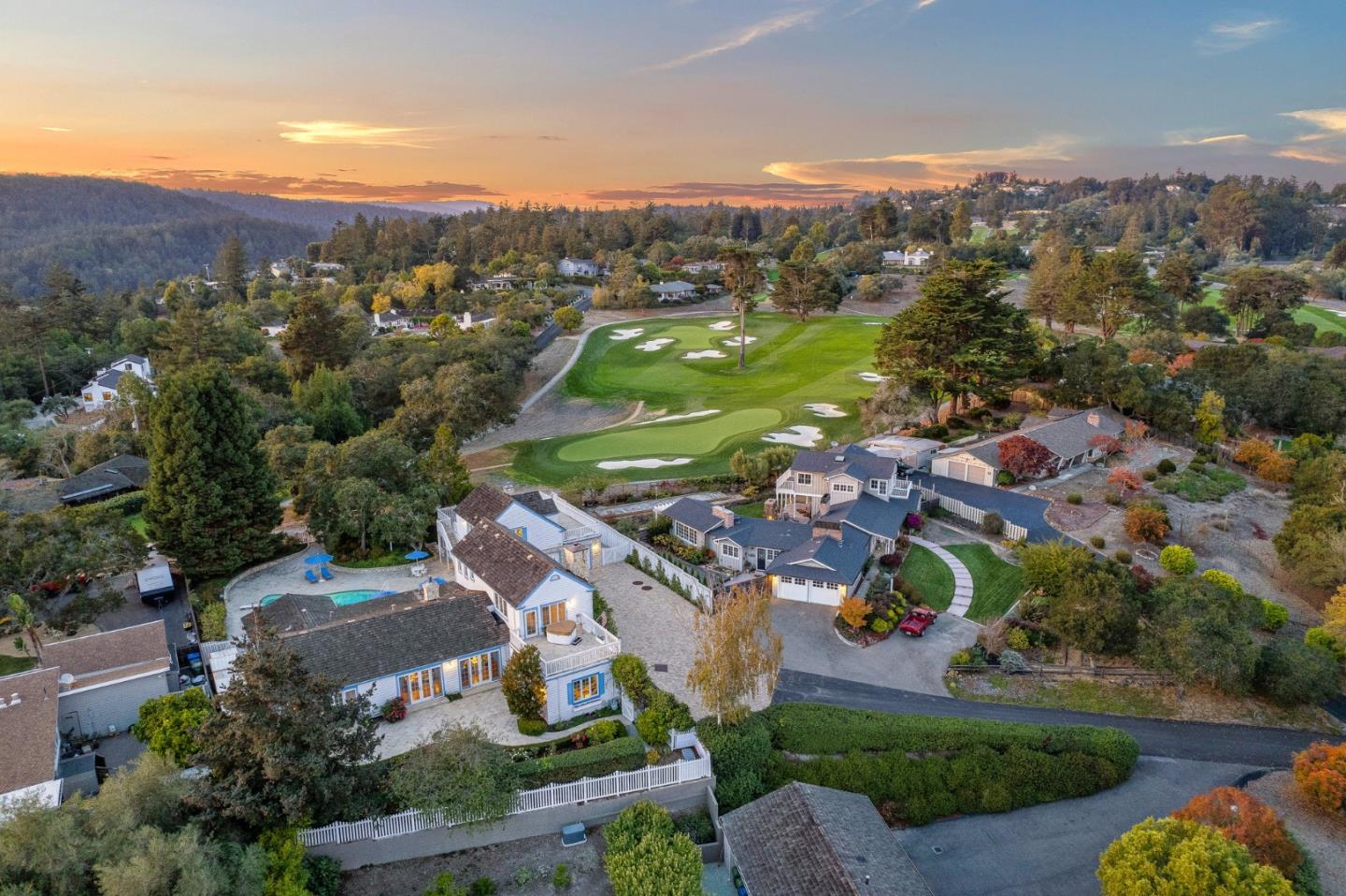 Detail Gallery Image 6 of 45 For 22 Hollins Dr, Santa Cruz,  CA 95060 - 4 Beds | 4 Baths