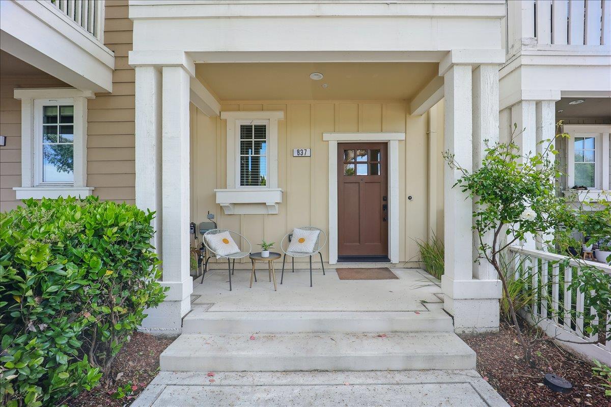 Detail Gallery Image 2 of 35 For 837 Sierra Vista, Mountain View,  CA 94043 - 3 Beds | 3 Baths