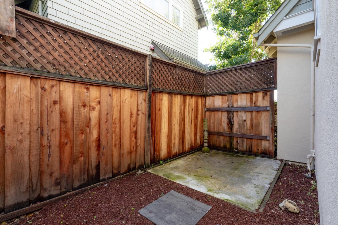 Detail Gallery Image 21 of 22 For 205 Roosevelt Ter, Santa Cruz,  CA 95060 - 2 Beds | 1/1 Baths