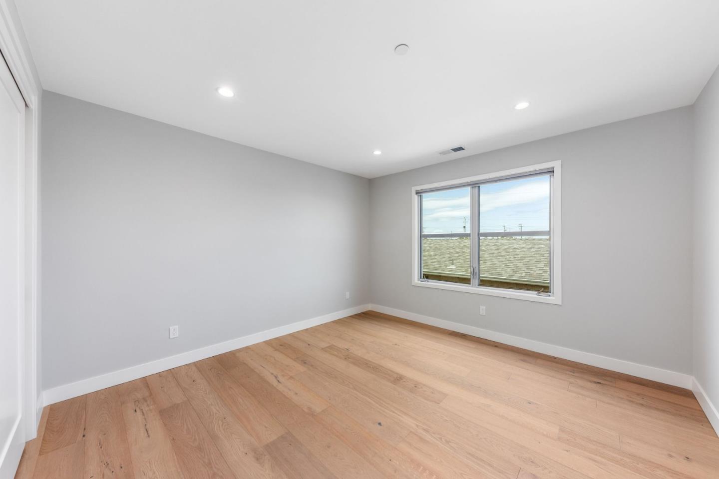 Detail Gallery Image 6 of 17 For 30 Hermosa Ave #301,  Millbrae,  CA 94030 - 2 Beds | 2 Baths