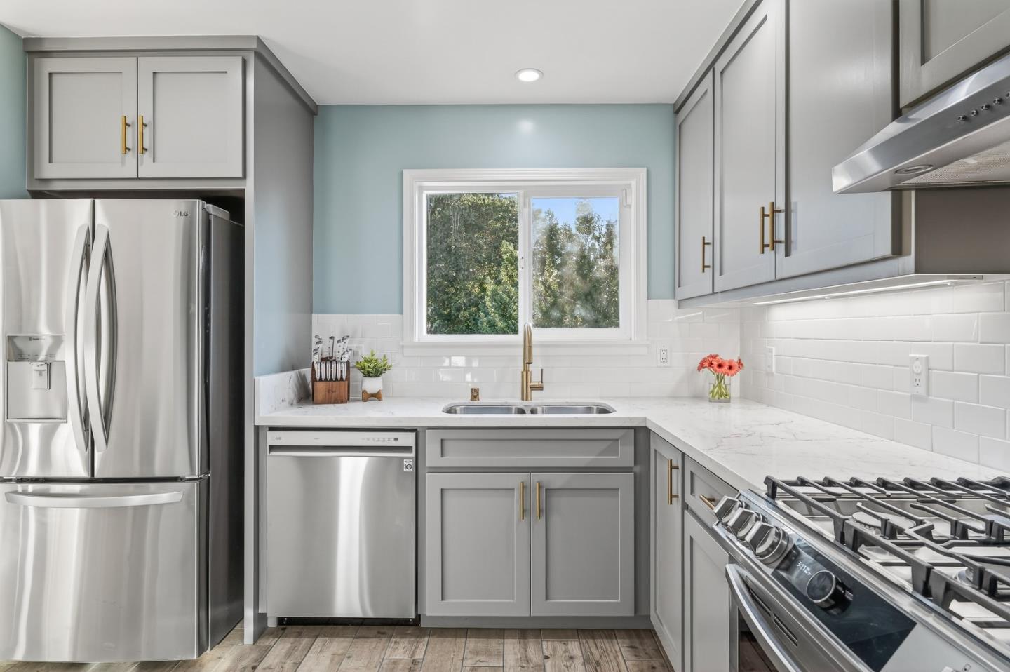 Detail Gallery Image 10 of 26 For 3610 Oliver Rd, Carmel,  CA 93923 - 3 Beds | 2 Baths