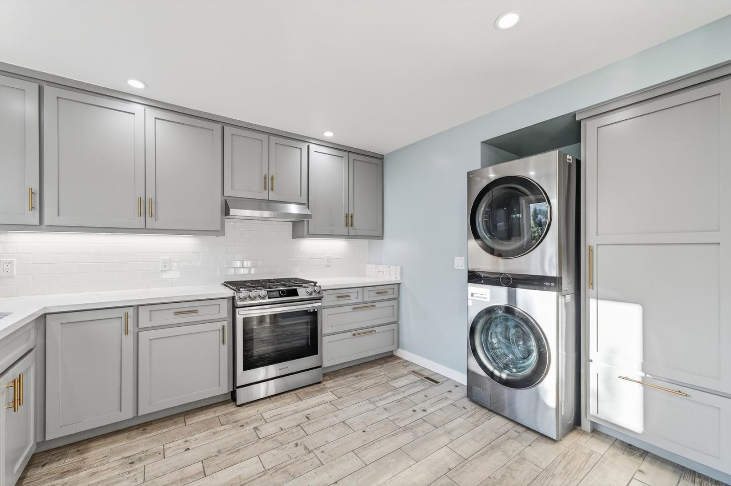 Detail Gallery Image 9 of 26 For 3610 Oliver Rd, Carmel,  CA 93923 - 3 Beds | 2 Baths