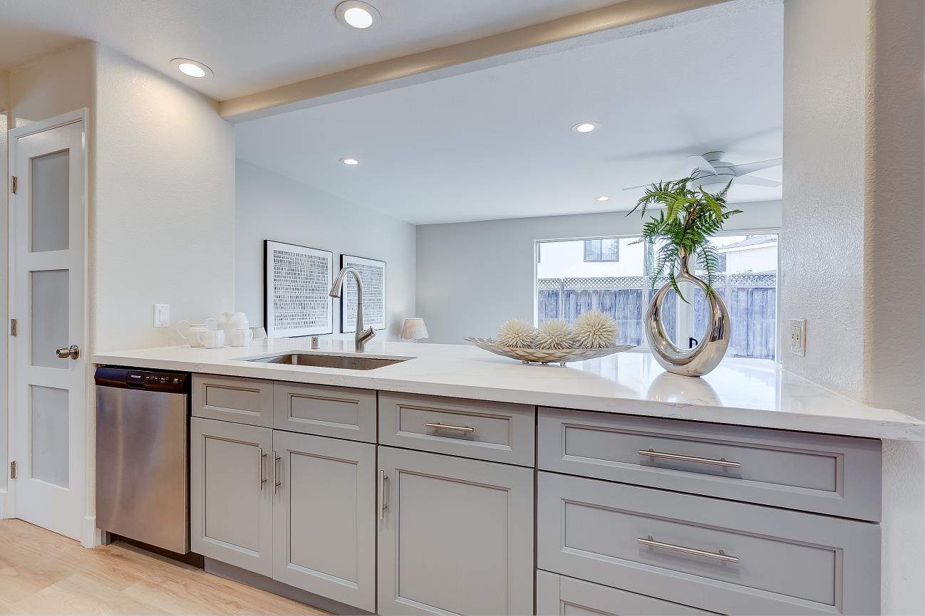 Detail Gallery Image 13 of 32 For 6582 San Ignacio Ave, San Jose,  CA 95119 - 4 Beds | 2/1 Baths