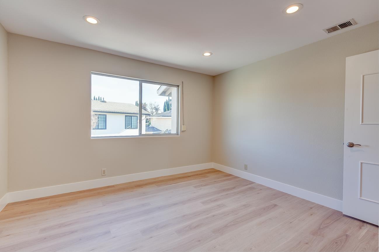 Detail Gallery Image 24 of 32 For 6582 San Ignacio Ave, San Jose,  CA 95119 - 4 Beds | 2/1 Baths