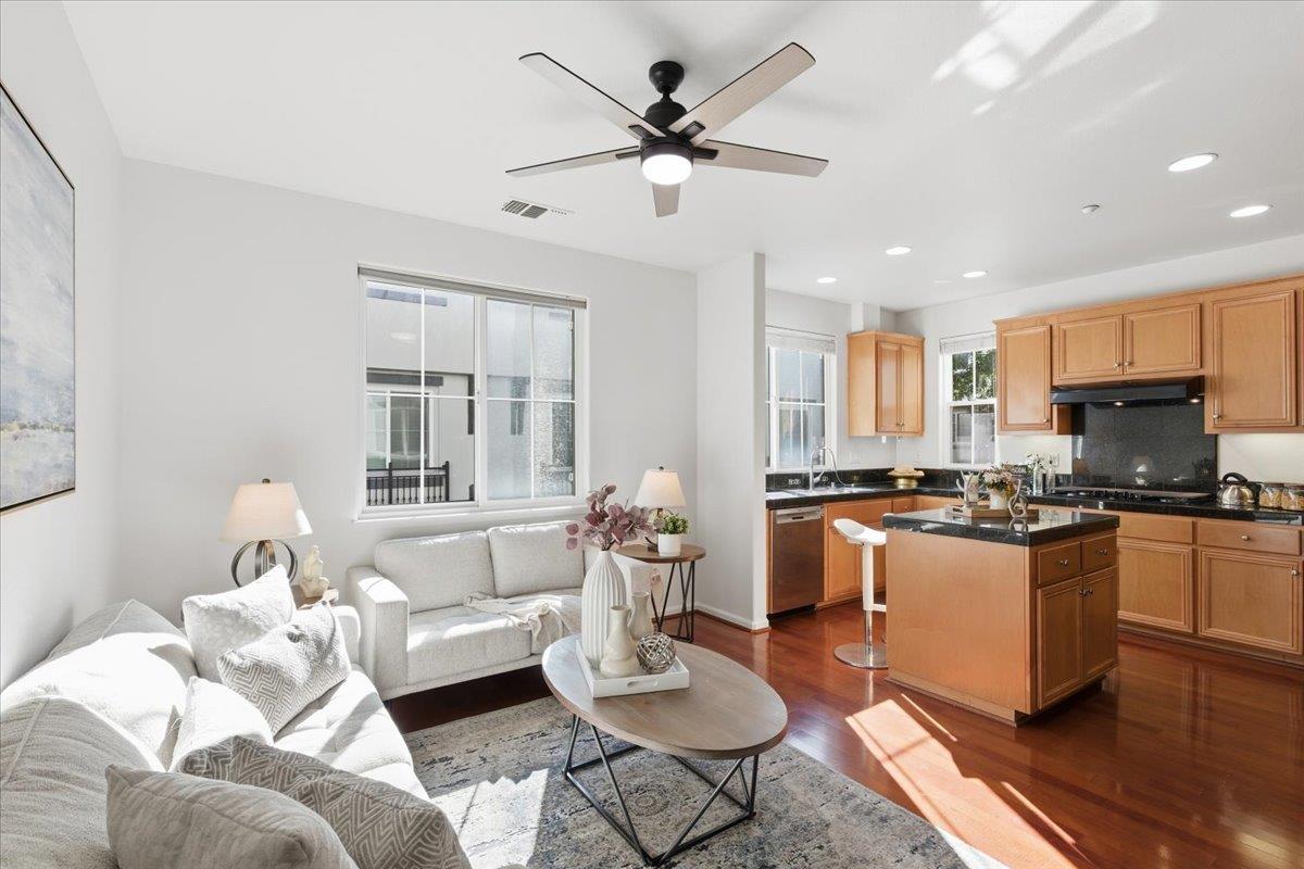 Detail Gallery Image 14 of 44 For 8831 Oliver Pl, Dublin,  CA 94568 - 4 Beds | 2/1 Baths