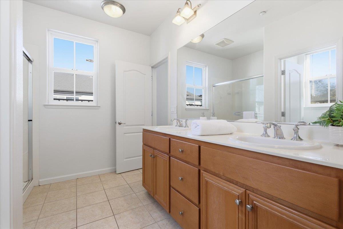 Detail Gallery Image 23 of 44 For 8831 Oliver Pl, Dublin,  CA 94568 - 4 Beds | 2/1 Baths