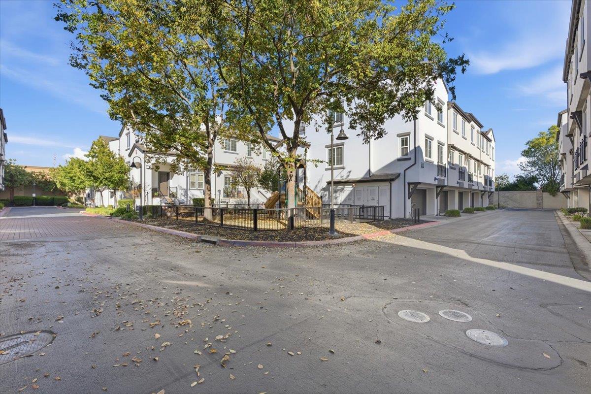 Detail Gallery Image 26 of 44 For 8831 Oliver Pl, Dublin,  CA 94568 - 4 Beds | 2/1 Baths