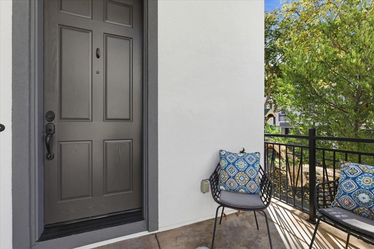 Detail Gallery Image 4 of 44 For 8831 Oliver Pl, Dublin,  CA 94568 - 4 Beds | 2/1 Baths