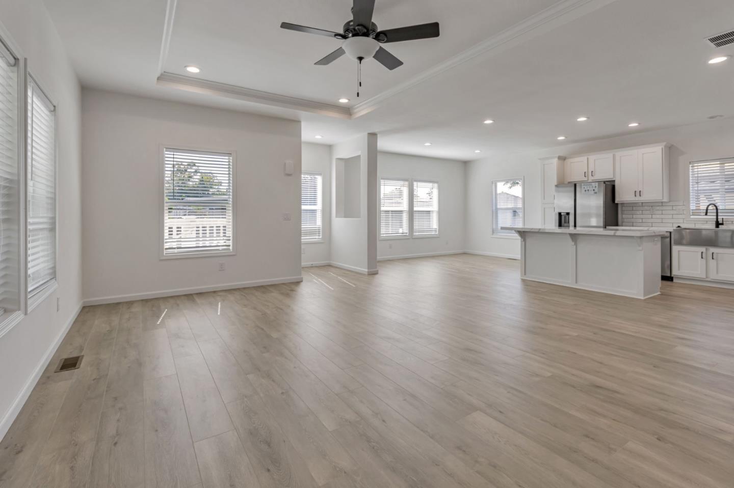 Detail Gallery Image 6 of 29 For 5450 Monterey Hwy #164,  San Jose,  CA 95111 - 3 Beds | 0 Baths