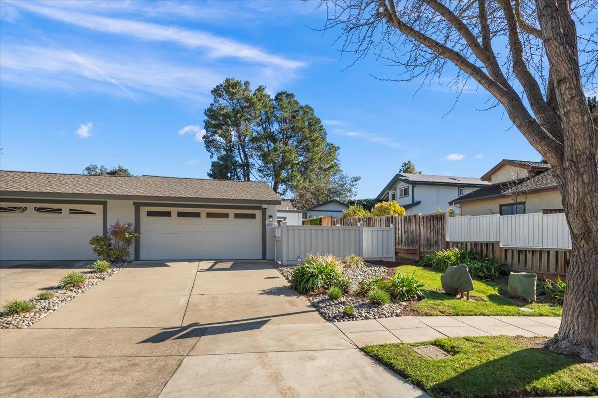 Detail Gallery Image 2 of 17 For 1656 Belleville Way, Sunnyvale,  CA 94087 - 2 Beds | 1 Baths