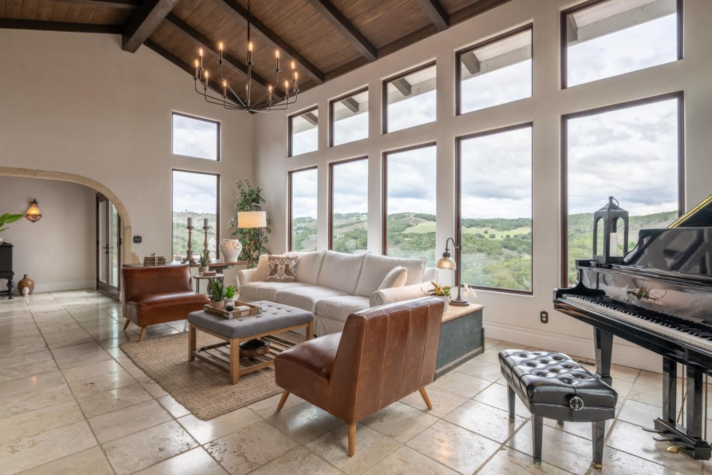 Detail Gallery Image 11 of 39 For 25430 Loma Robles Dr, Carmel,  CA 93923 - 3 Beds | 2/1 Baths