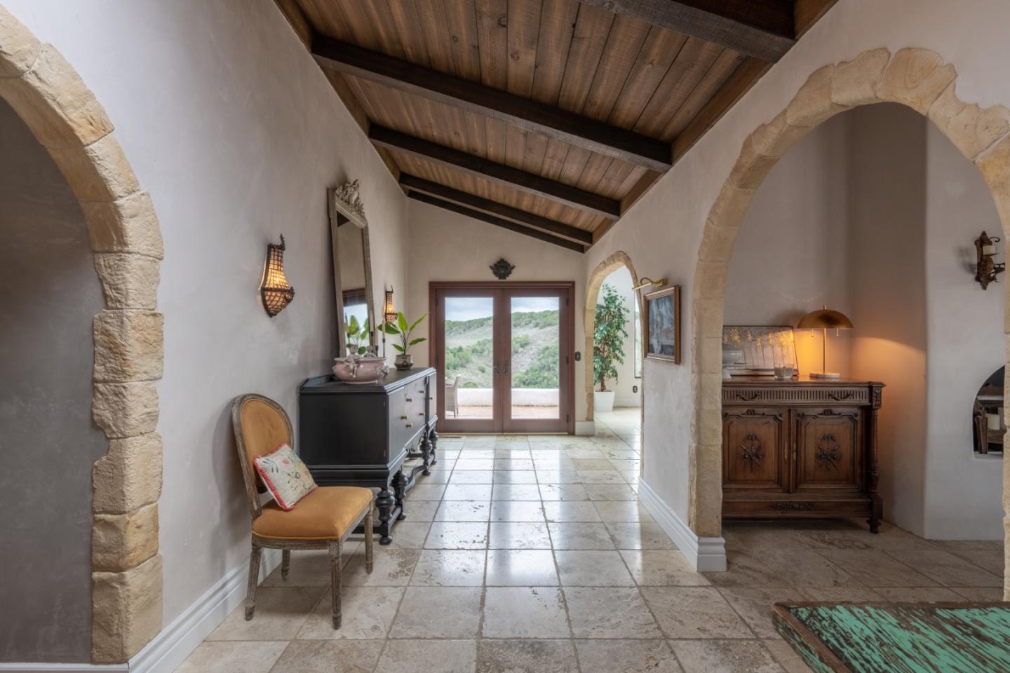 Detail Gallery Image 14 of 39 For 25430 Loma Robles Dr, Carmel,  CA 93923 - 3 Beds | 2/1 Baths