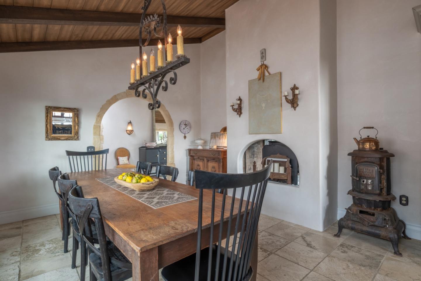 Detail Gallery Image 17 of 39 For 25430 Loma Robles Dr, Carmel,  CA 93923 - 3 Beds | 2/1 Baths