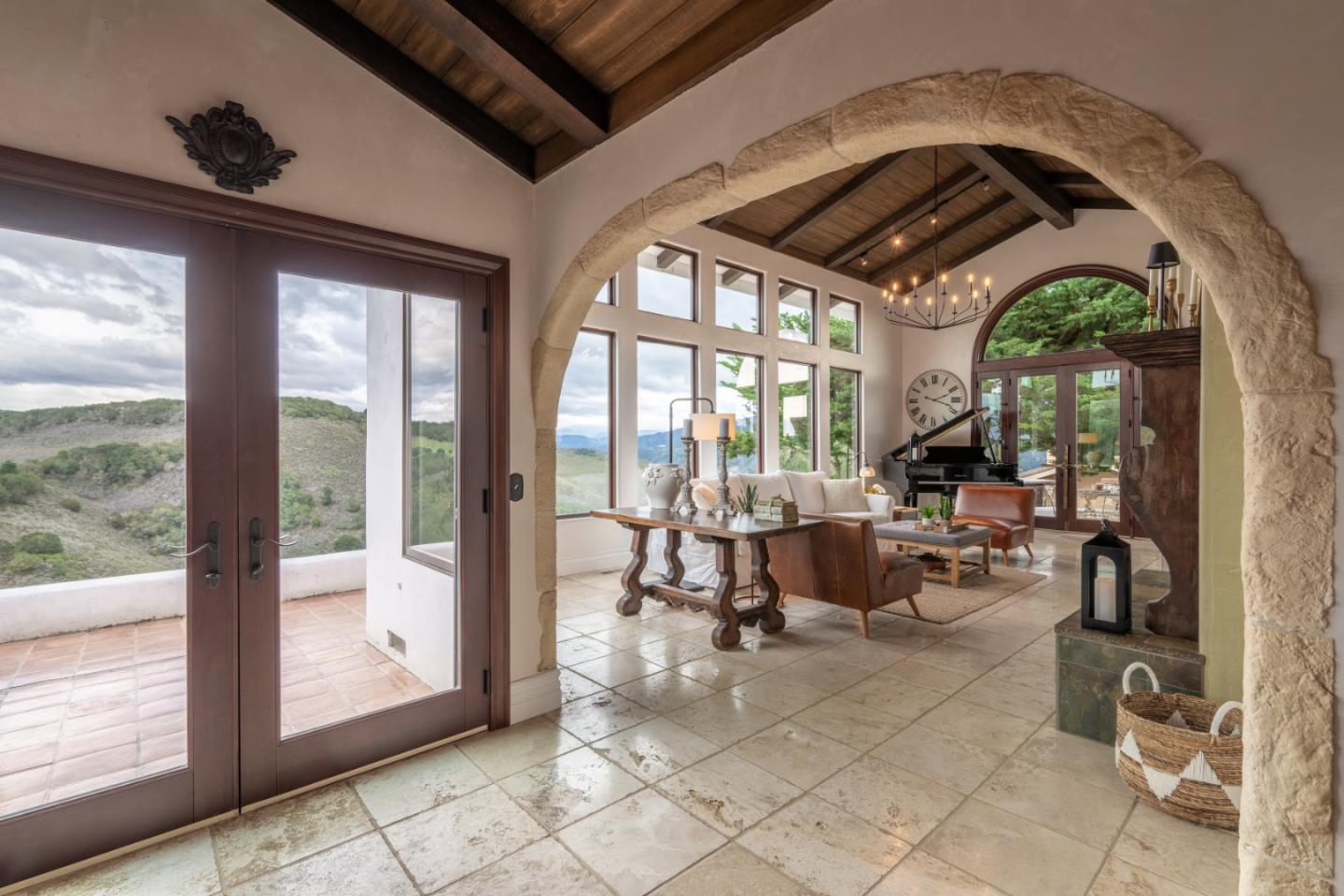 Detail Gallery Image 23 of 39 For 25430 Loma Robles Dr, Carmel,  CA 93923 - 3 Beds | 2/1 Baths