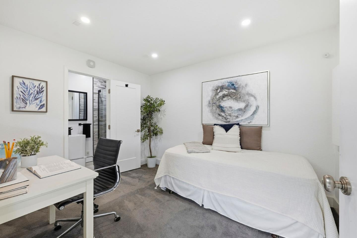 Detail Gallery Image 21 of 32 For 118 Alexander Ave, Redwood City,  CA 94061 - 2 Beds | 2 Baths