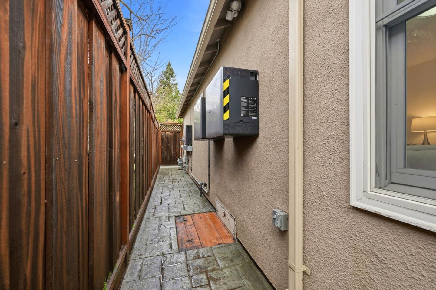 Detail Gallery Image 31 of 32 For 118 Alexander Ave, Redwood City,  CA 94061 - 2 Beds | 2 Baths