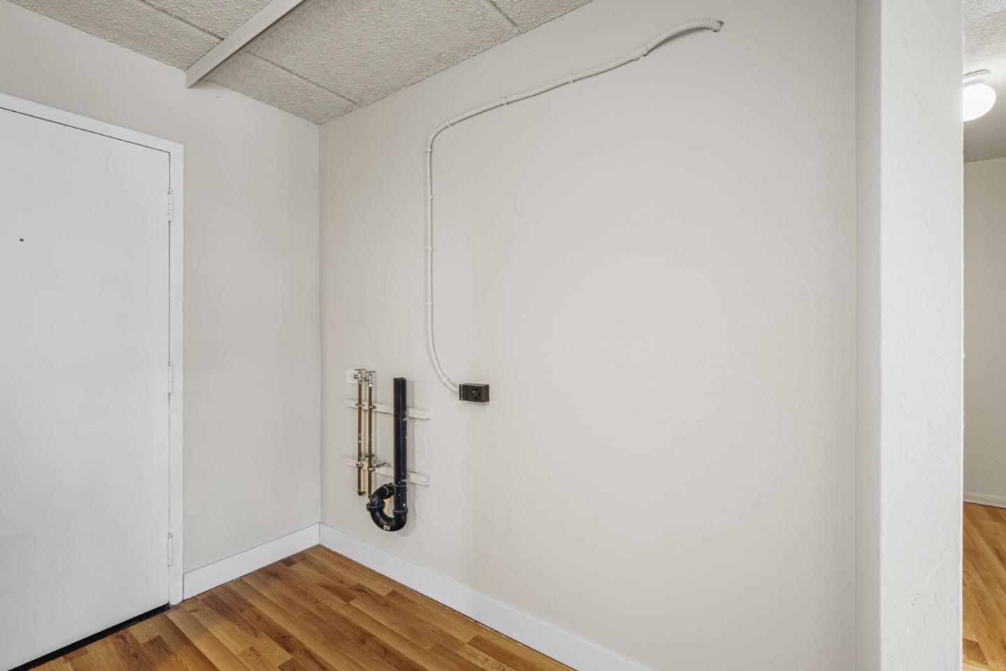 Detail Gallery Image 10 of 37 For 1700 Civic Center Dr #404,  Santa Clara,  CA 95050 - 1 Beds | 1 Baths