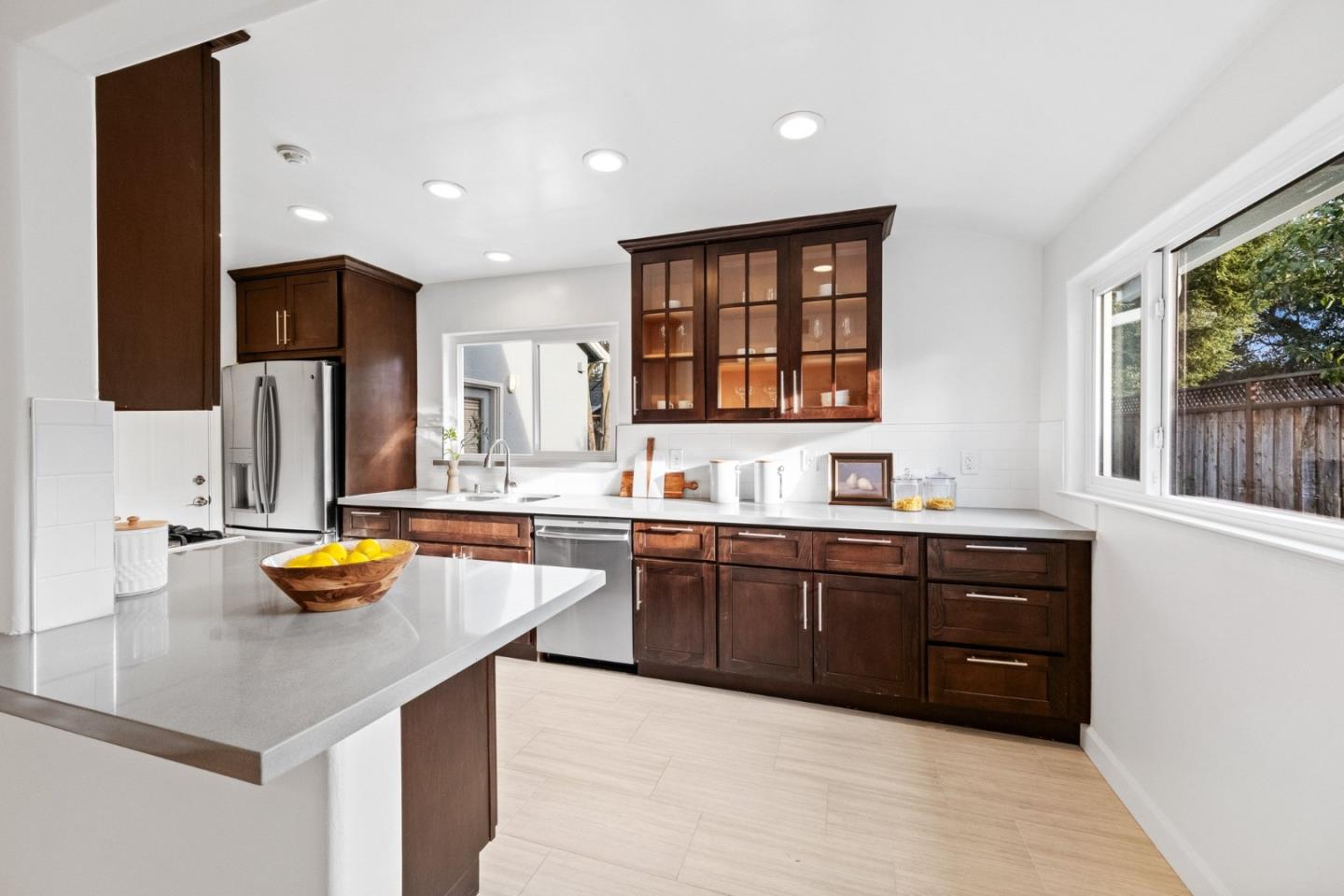 Detail Gallery Image 11 of 40 For 225 Lauella Ct, Mountain View,  CA 94041 - 3 Beds | 2 Baths