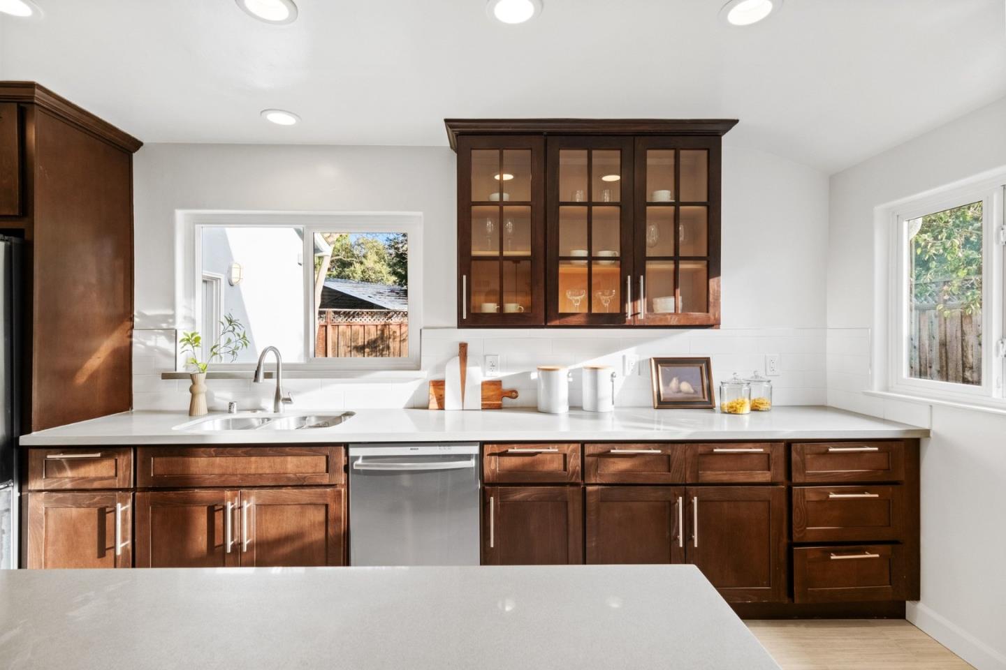 Detail Gallery Image 12 of 40 For 225 Lauella Ct, Mountain View,  CA 94041 - 3 Beds | 2 Baths