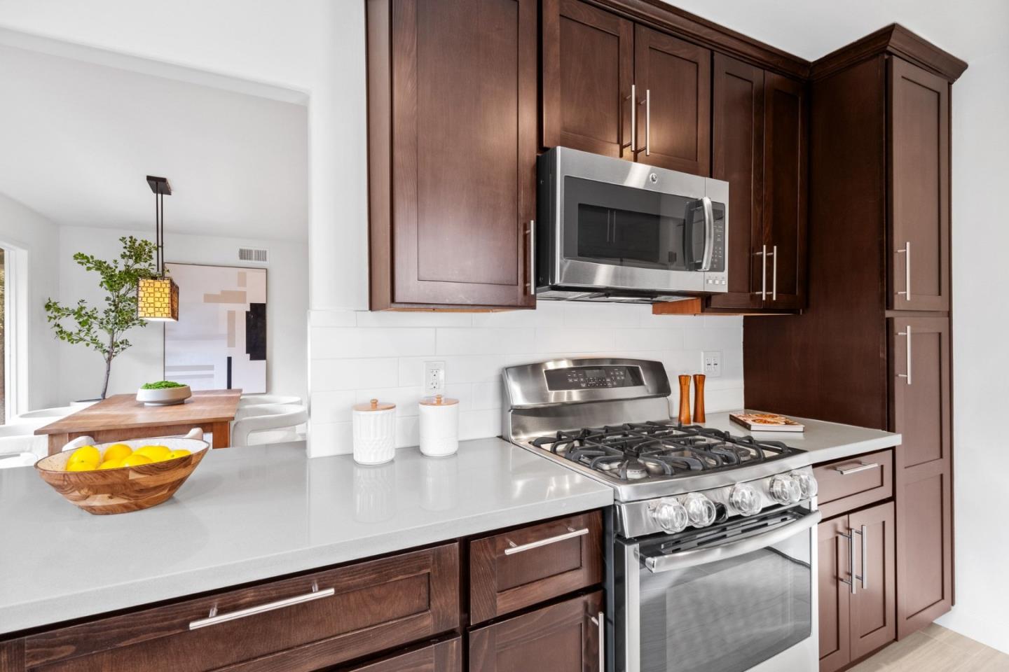 Detail Gallery Image 13 of 40 For 225 Lauella Ct, Mountain View,  CA 94041 - 3 Beds | 2 Baths