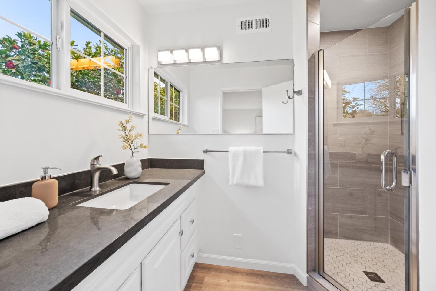 Detail Gallery Image 19 of 40 For 225 Lauella Ct, Mountain View,  CA 94041 - 3 Beds | 2 Baths