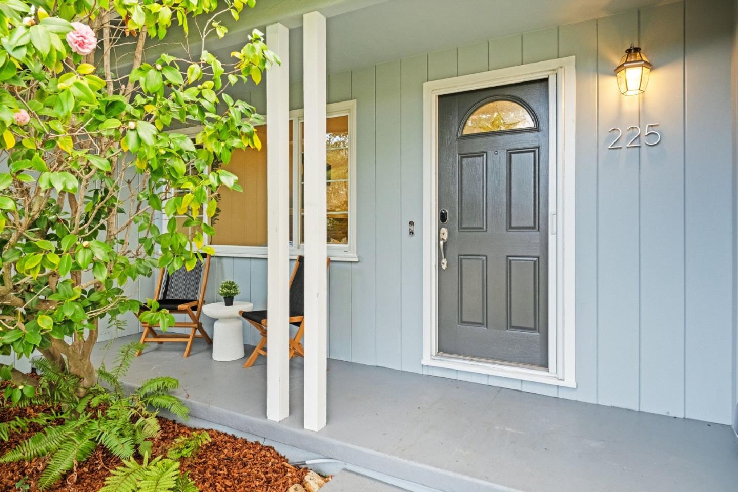 Detail Gallery Image 2 of 40 For 225 Lauella Ct, Mountain View,  CA 94041 - 3 Beds | 2 Baths