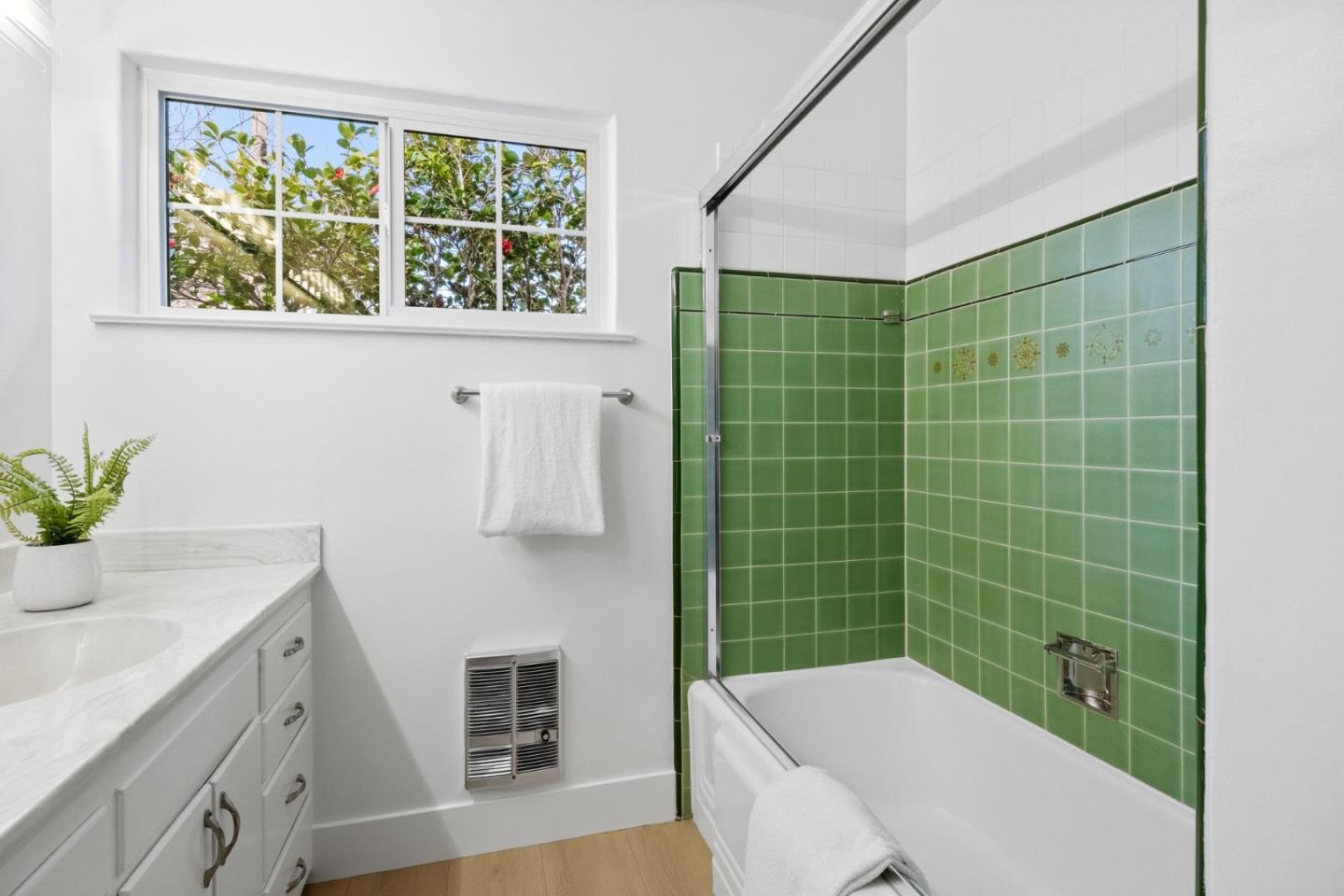 Detail Gallery Image 24 of 40 For 225 Lauella Ct, Mountain View,  CA 94041 - 3 Beds | 2 Baths