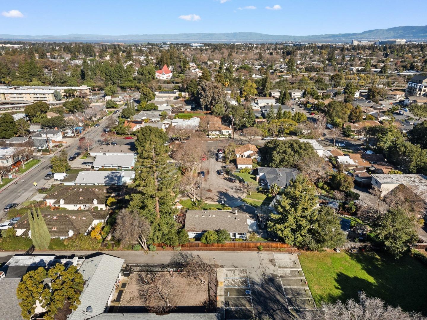 Detail Gallery Image 39 of 40 For 225 Lauella Ct, Mountain View,  CA 94041 - 3 Beds | 2 Baths