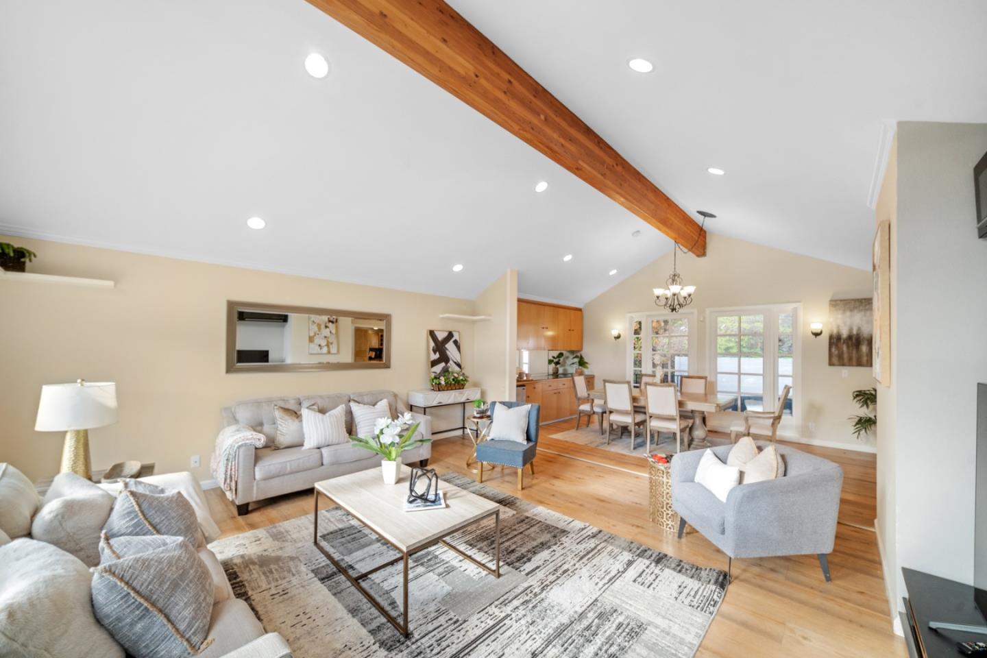 Detail Gallery Image 7 of 55 For 1050 Yosemite Dr, Pacifica,  CA 94044 - 4 Beds | 3 Baths