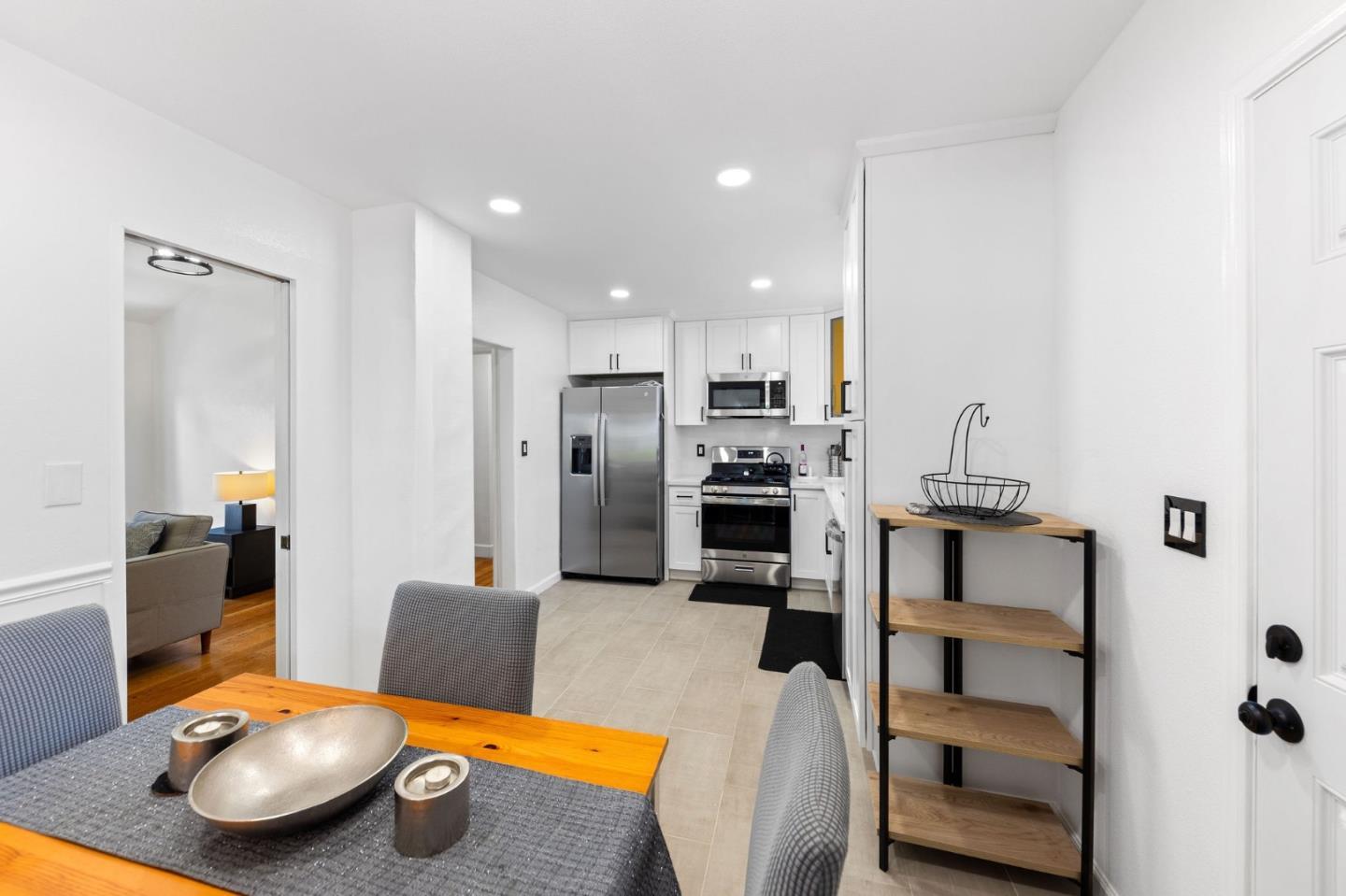 Detail Gallery Image 19 of 36 For 348 Maud Ave, San Leandro,  CA 94577 - 2 Beds | 2 Baths