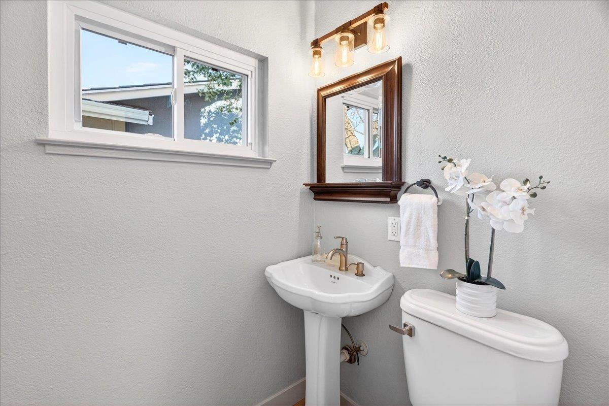 Detail Gallery Image 21 of 48 For 1342 Carrie Lee Way, San Jose,  CA 95118 - 3 Beds | 2/1 Baths