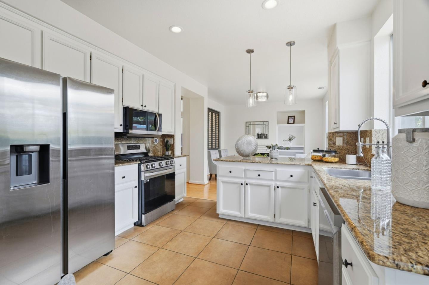Detail Gallery Image 15 of 52 For 448 River Rock Ct, San Jose,  CA 95136 - 3 Beds | 2/1 Baths