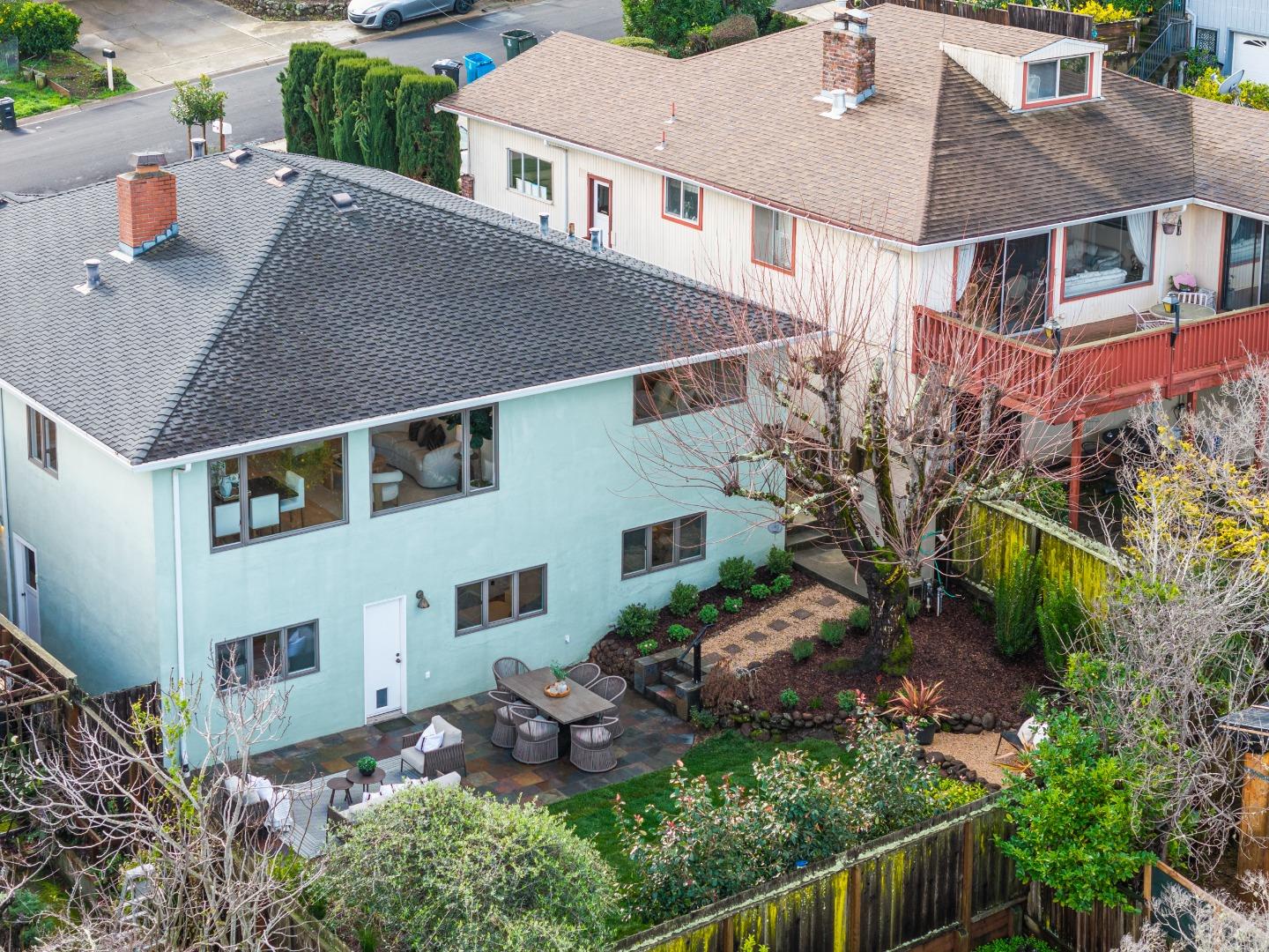 Detail Gallery Image 25 of 27 For 3612 Reposo Way, Belmont,  CA 94002 - 4 Beds | 2 Baths