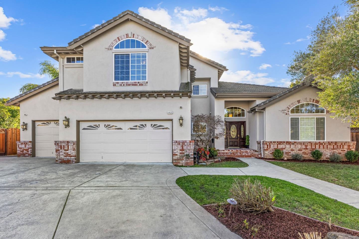 Detail Gallery Image 4 of 110 For 17426 Belletto Dr, Morgan Hill,  CA 95037 - 4 Beds | 4 Baths