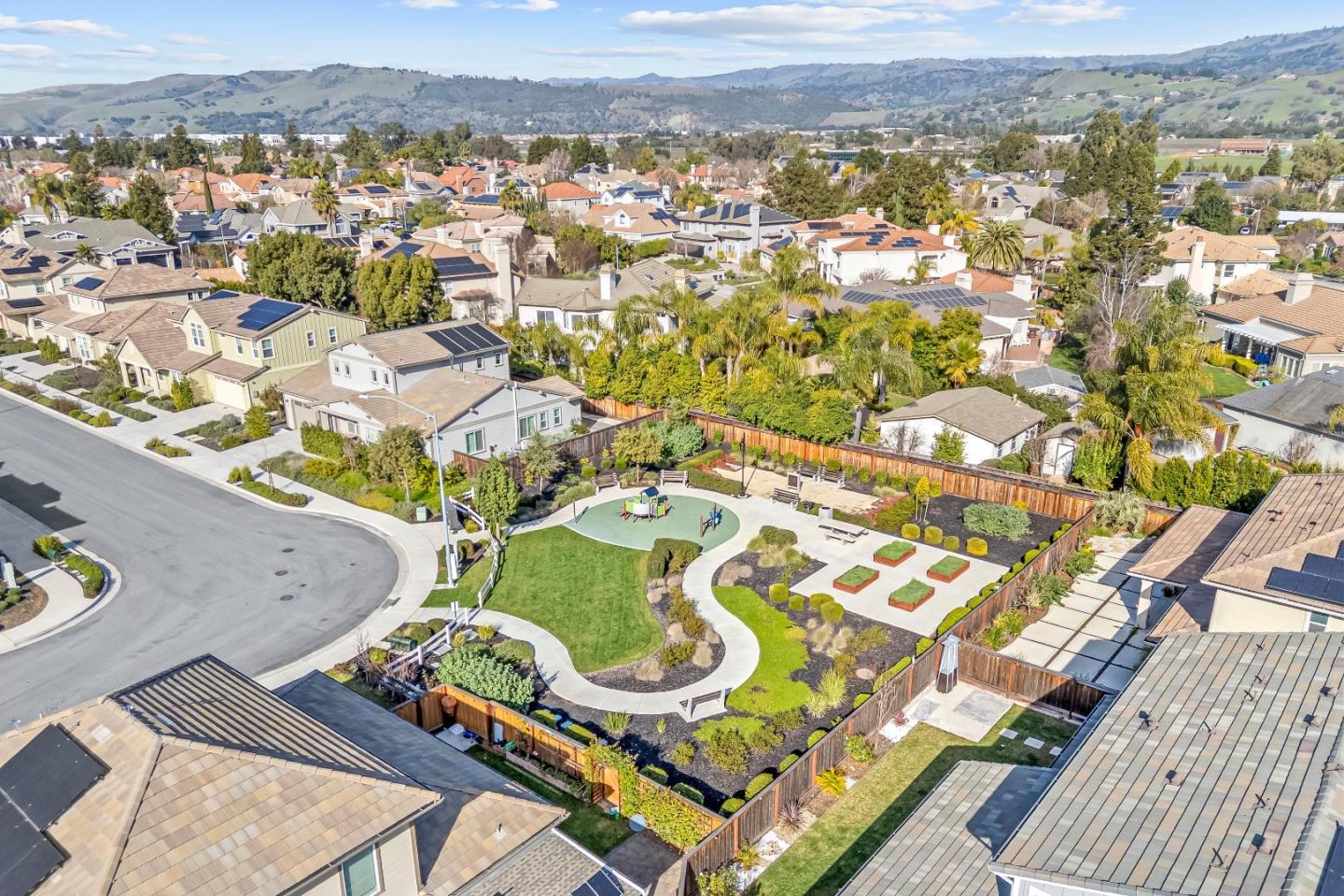 Detail Gallery Image 93 of 110 For 17426 Belletto Dr, Morgan Hill,  CA 95037 - 4 Beds | 4 Baths