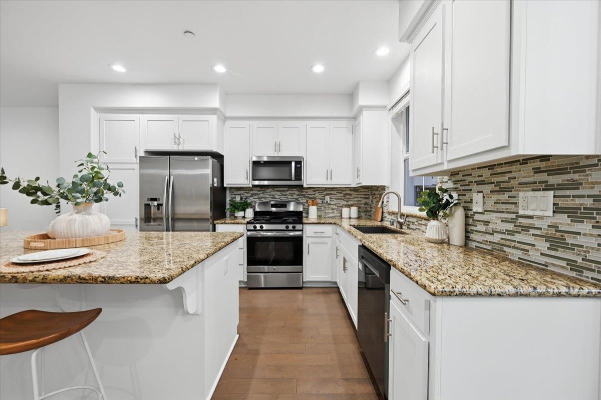 Detail Gallery Image 13 of 71 For 38940 Spicebush Pl, Newark,  CA 94560 - 3 Beds | 3/1 Baths