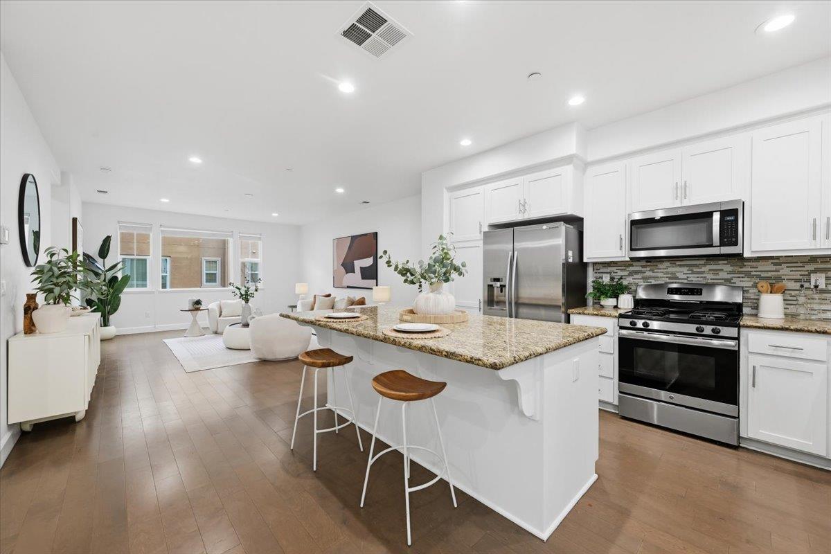 Detail Gallery Image 14 of 71 For 38940 Spicebush Pl, Newark,  CA 94560 - 3 Beds | 3/1 Baths