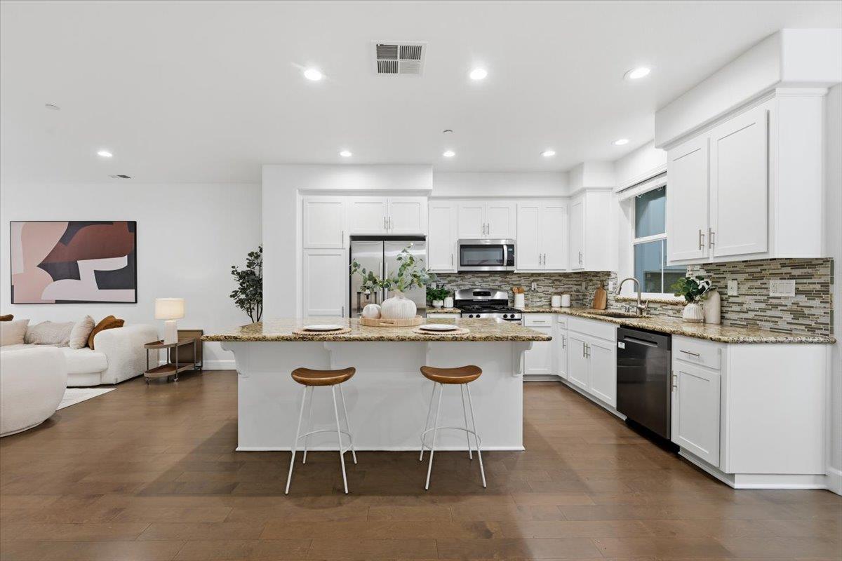 Detail Gallery Image 22 of 71 For 38940 Spicebush Pl, Newark,  CA 94560 - 3 Beds | 3/1 Baths