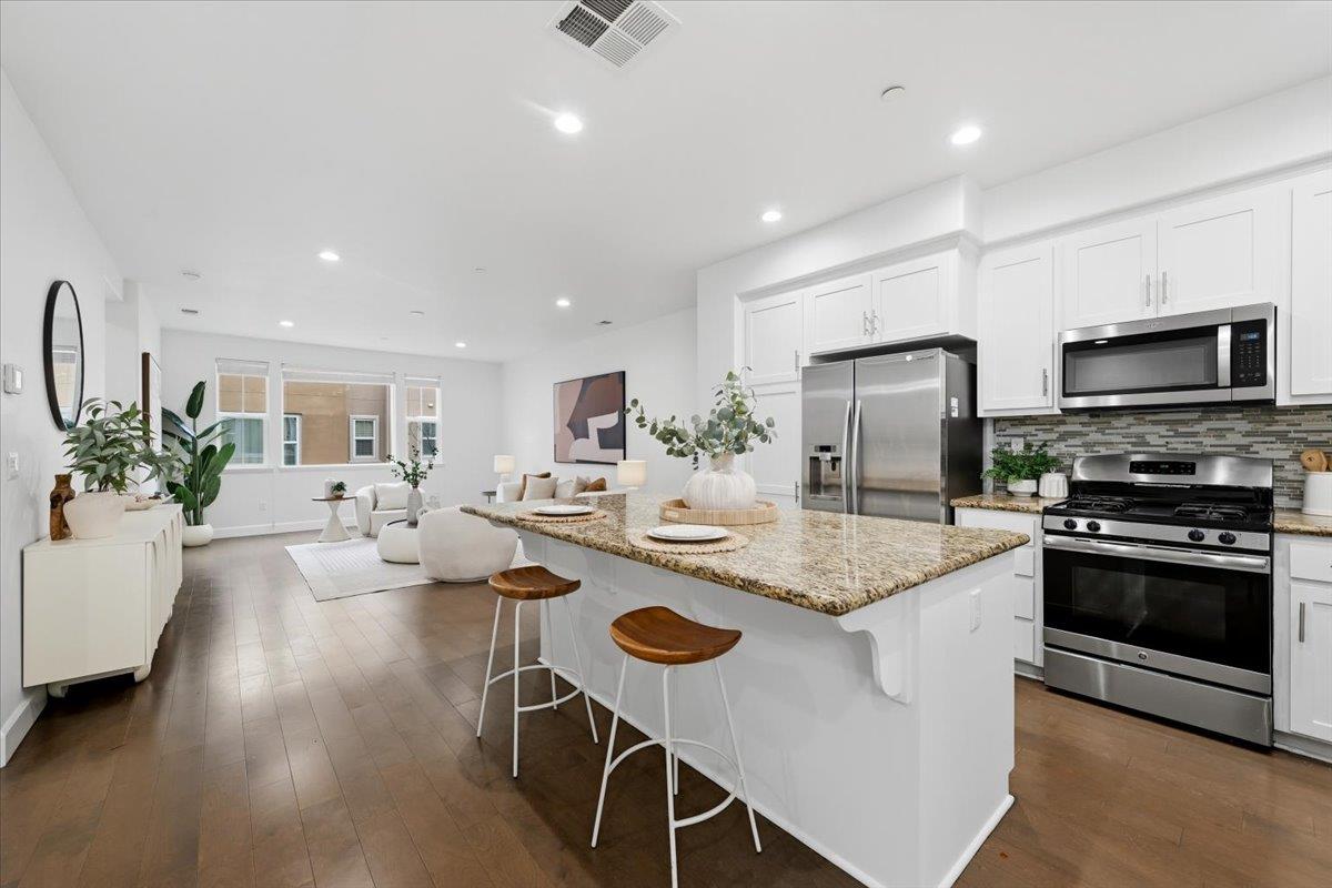 Detail Gallery Image 23 of 71 For 38940 Spicebush Pl, Newark,  CA 94560 - 3 Beds | 3/1 Baths